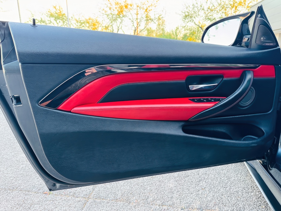 2015 Bmw M4 Convertible photo 31