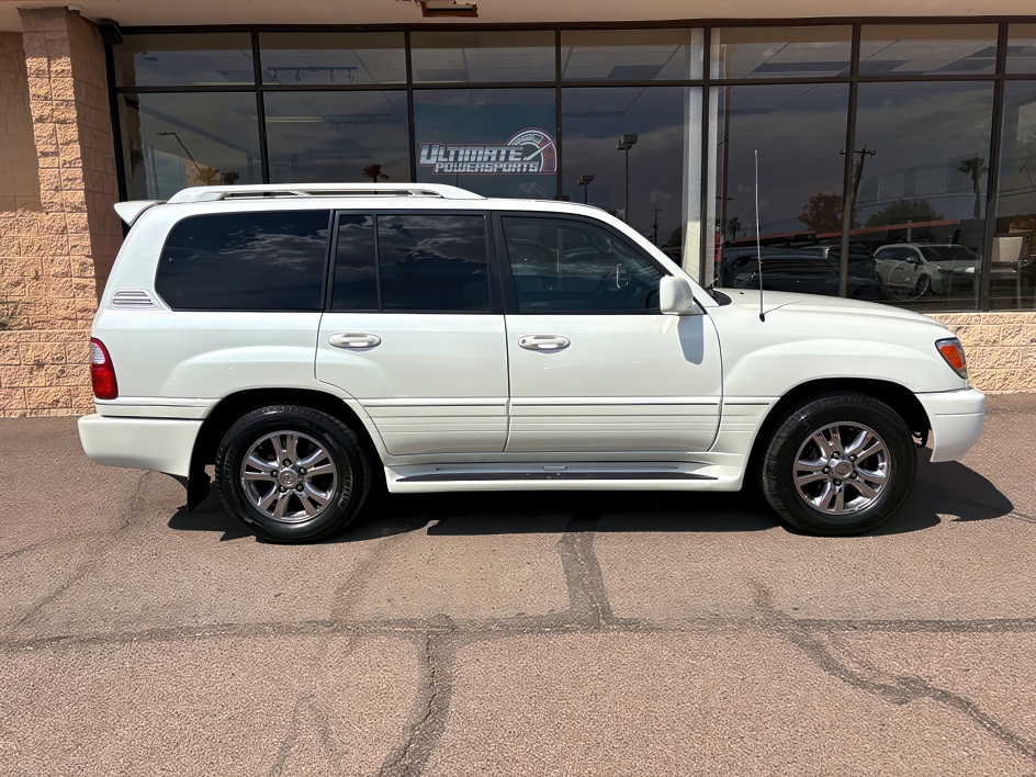 2005 Lexus LX 470 photo 2
