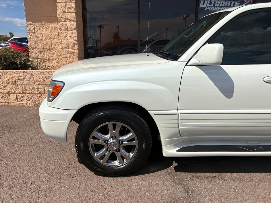 2005 Lexus LX 470 photo 8