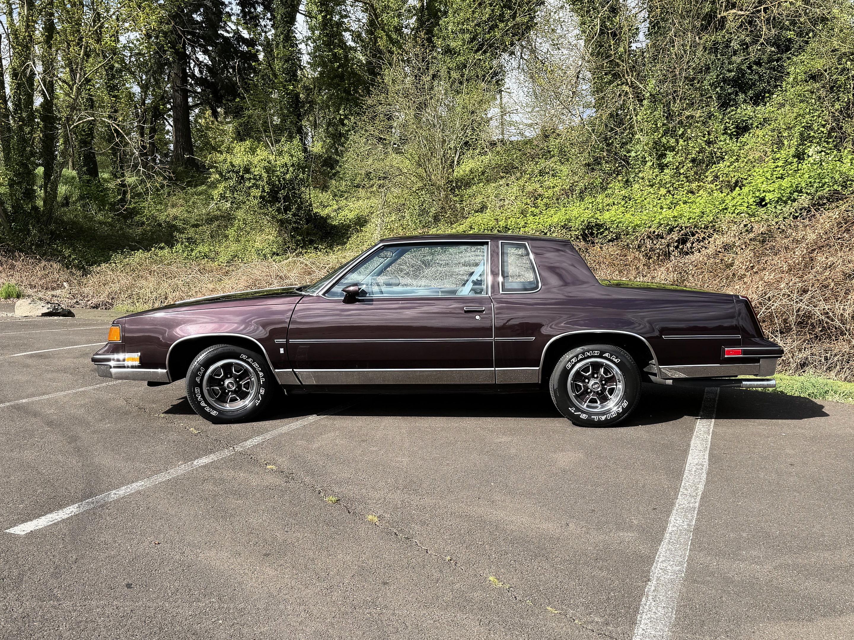 1988 Oldsmobile Cutlass Supreme - Photo 2