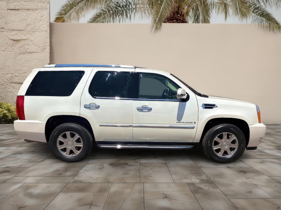 2008 Cadillac Escalade Platinum photo 2