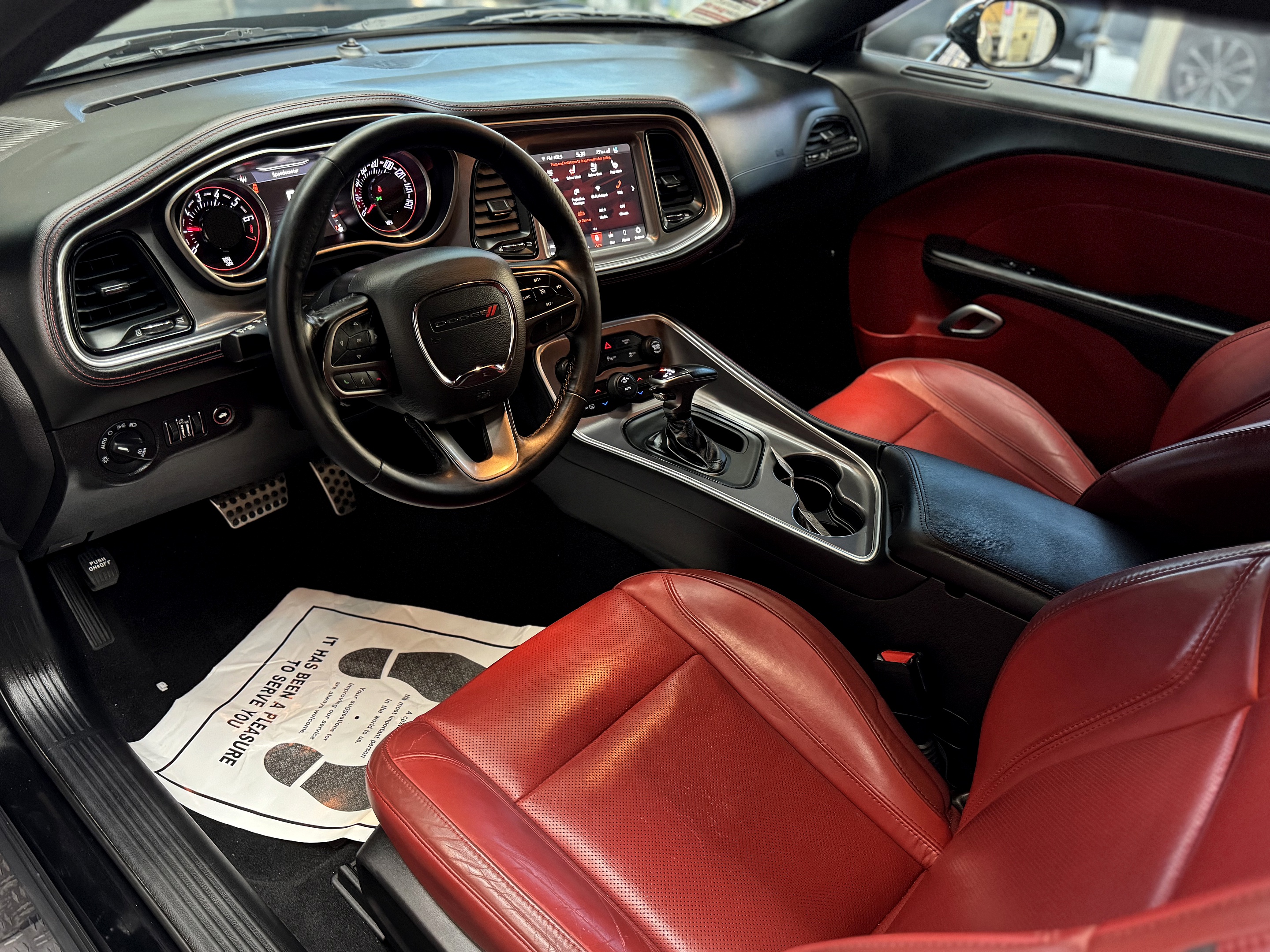 2021 Dodge Challenger SXT's photo