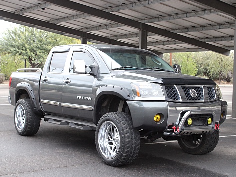 2005 Nissan Titan LE