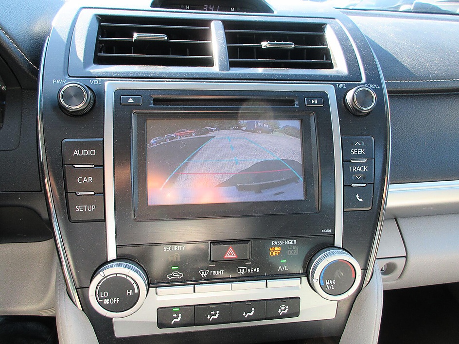 Toyota Camry photo 8