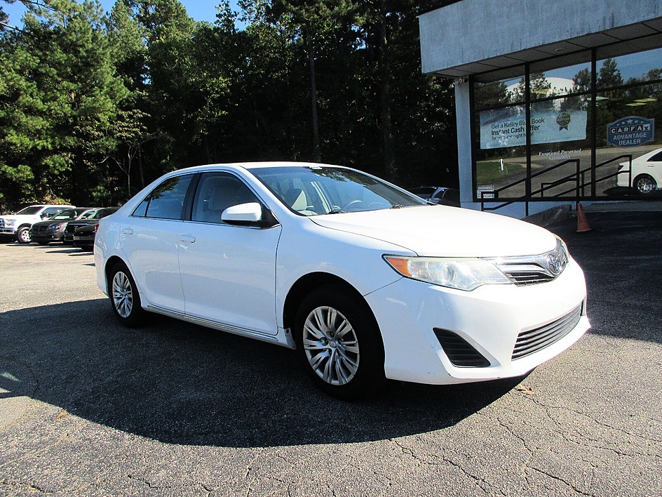 Toyota Camry photo 3