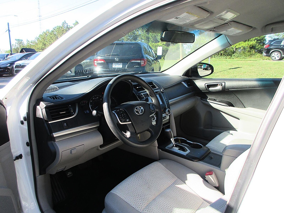 Toyota Camry photo 6