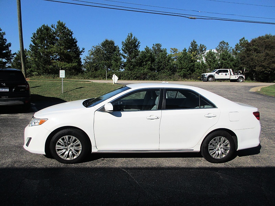 Toyota Camry photo 5