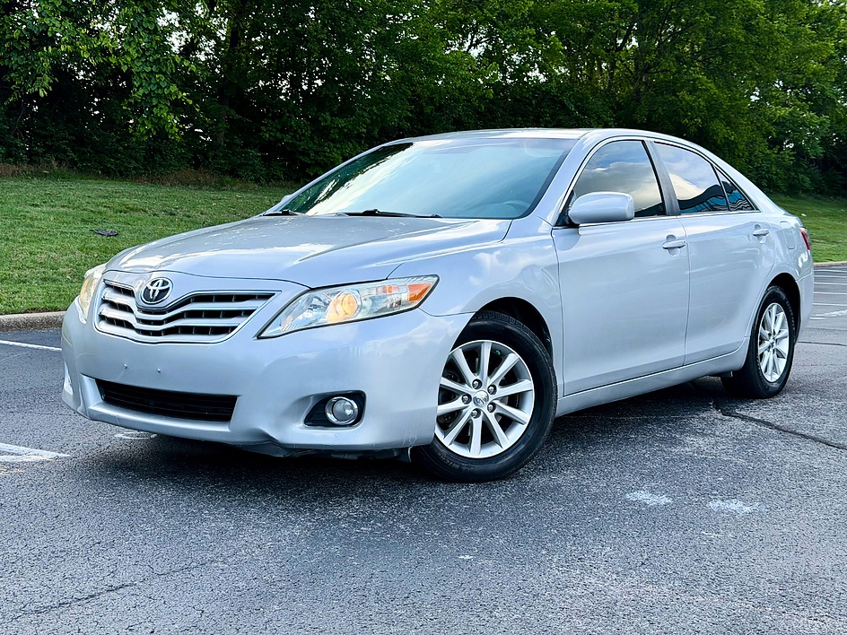 2013 Toyota Camry 2.5 Auto XLE's photo