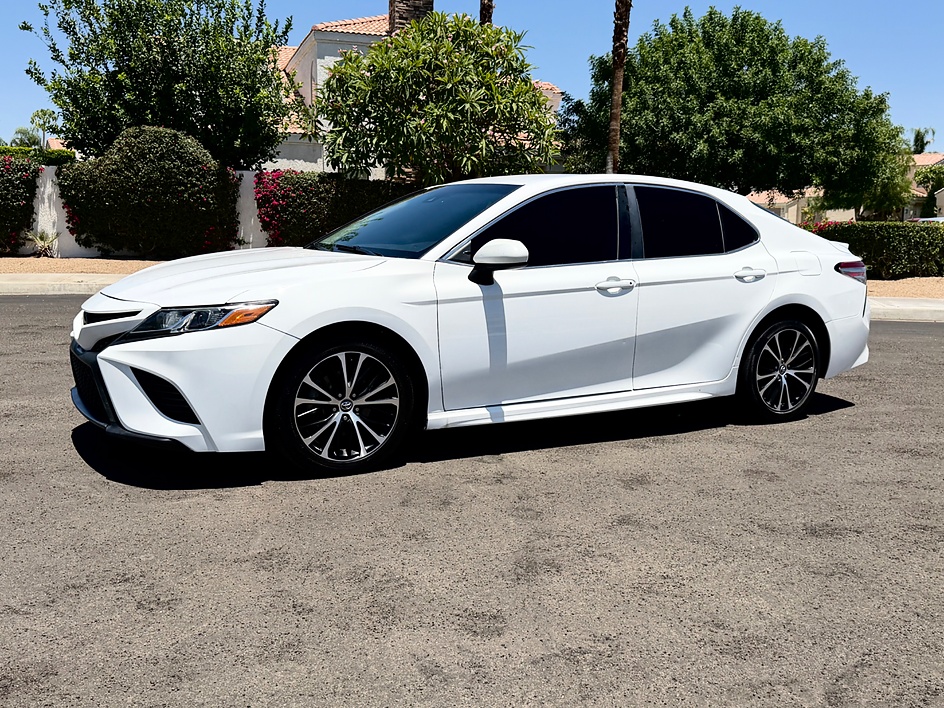 2019 Toyota Camry 2.5 Auto SE's photo