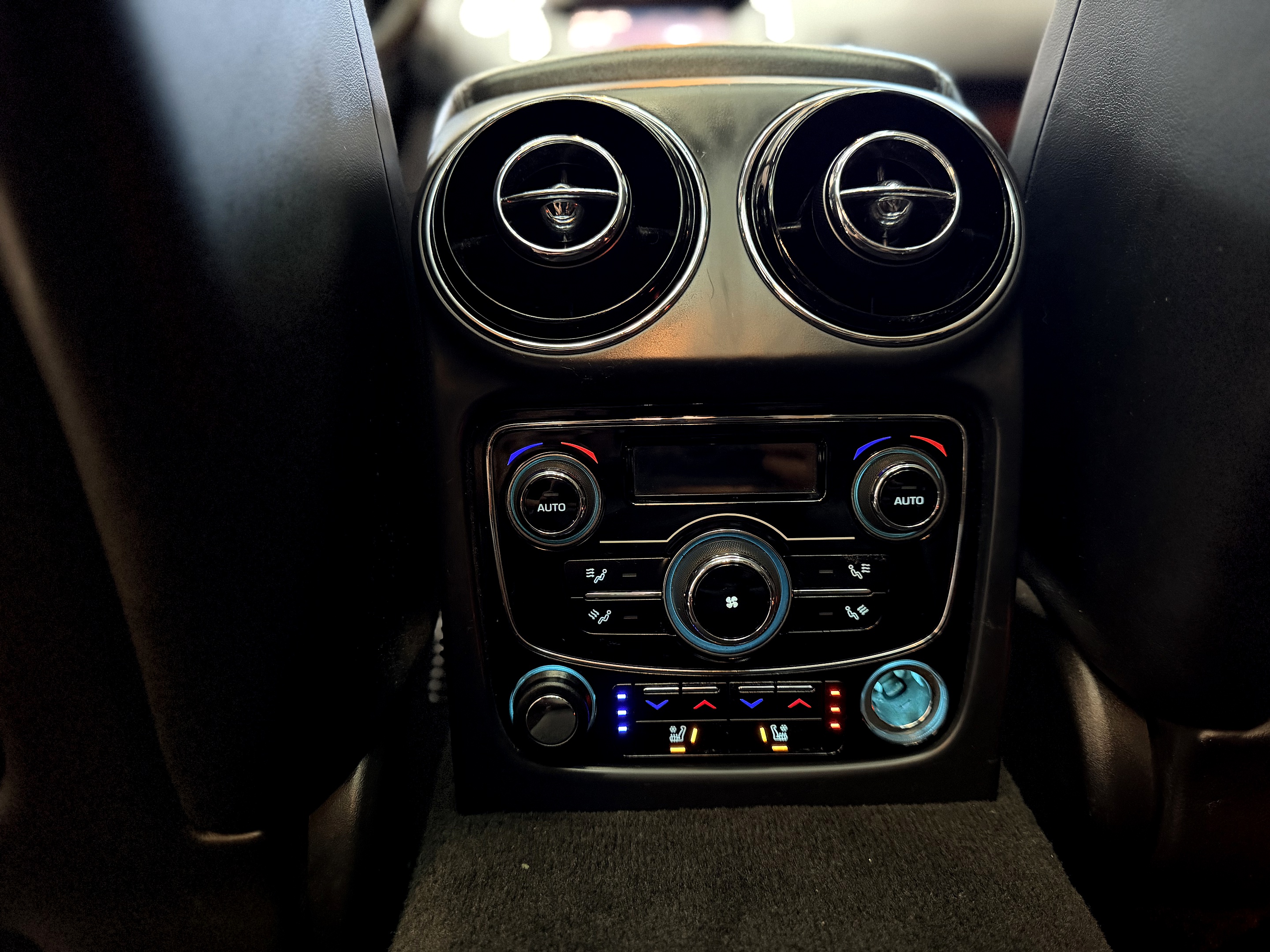 2012 Jaguar XJ Supercharged - Photo 23