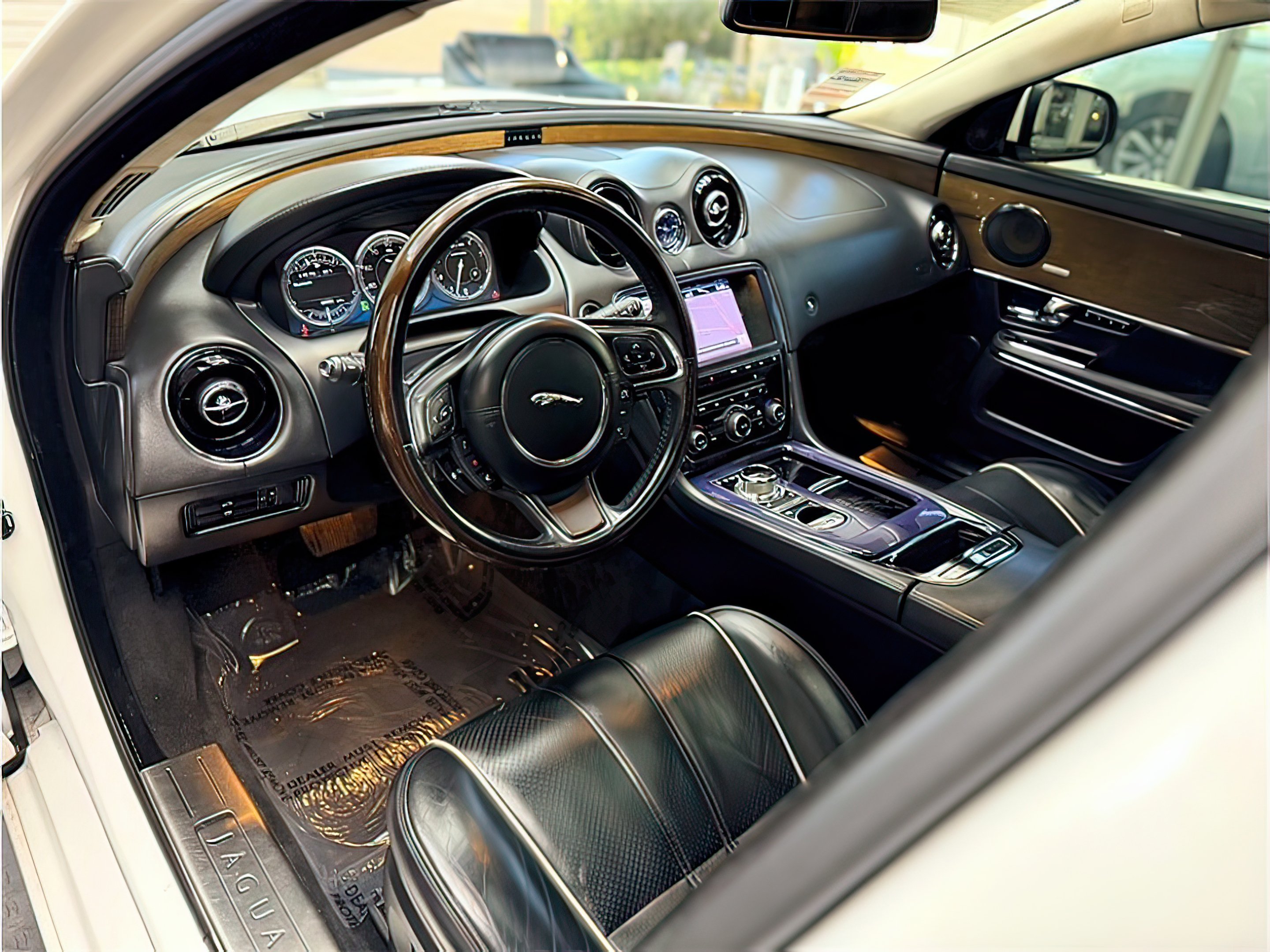 2012 Jaguar XJ Supercharged - Photo 27