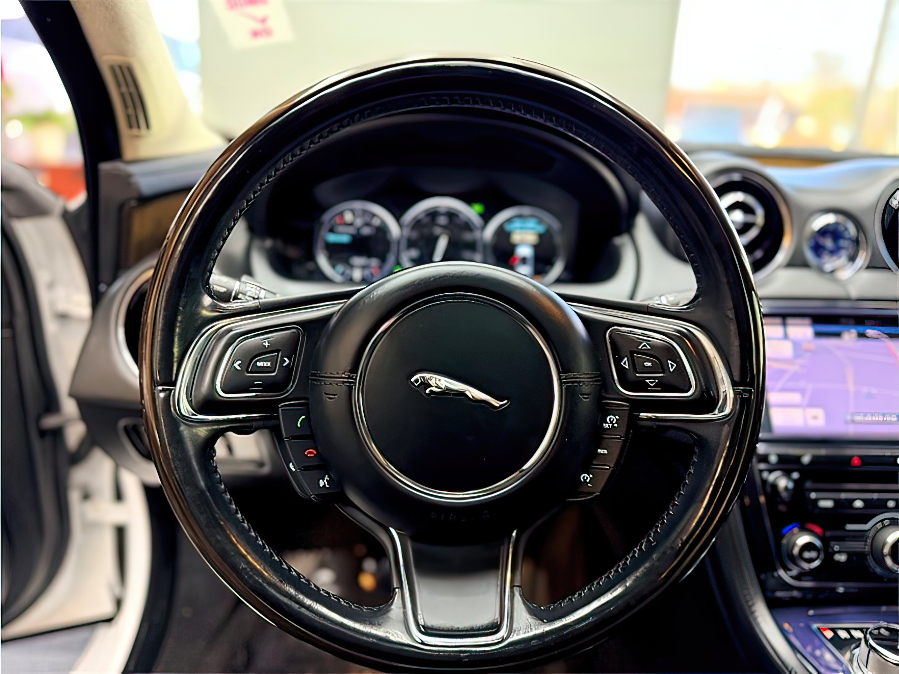 2012 Jaguar XJ Supercharged - Photo 28