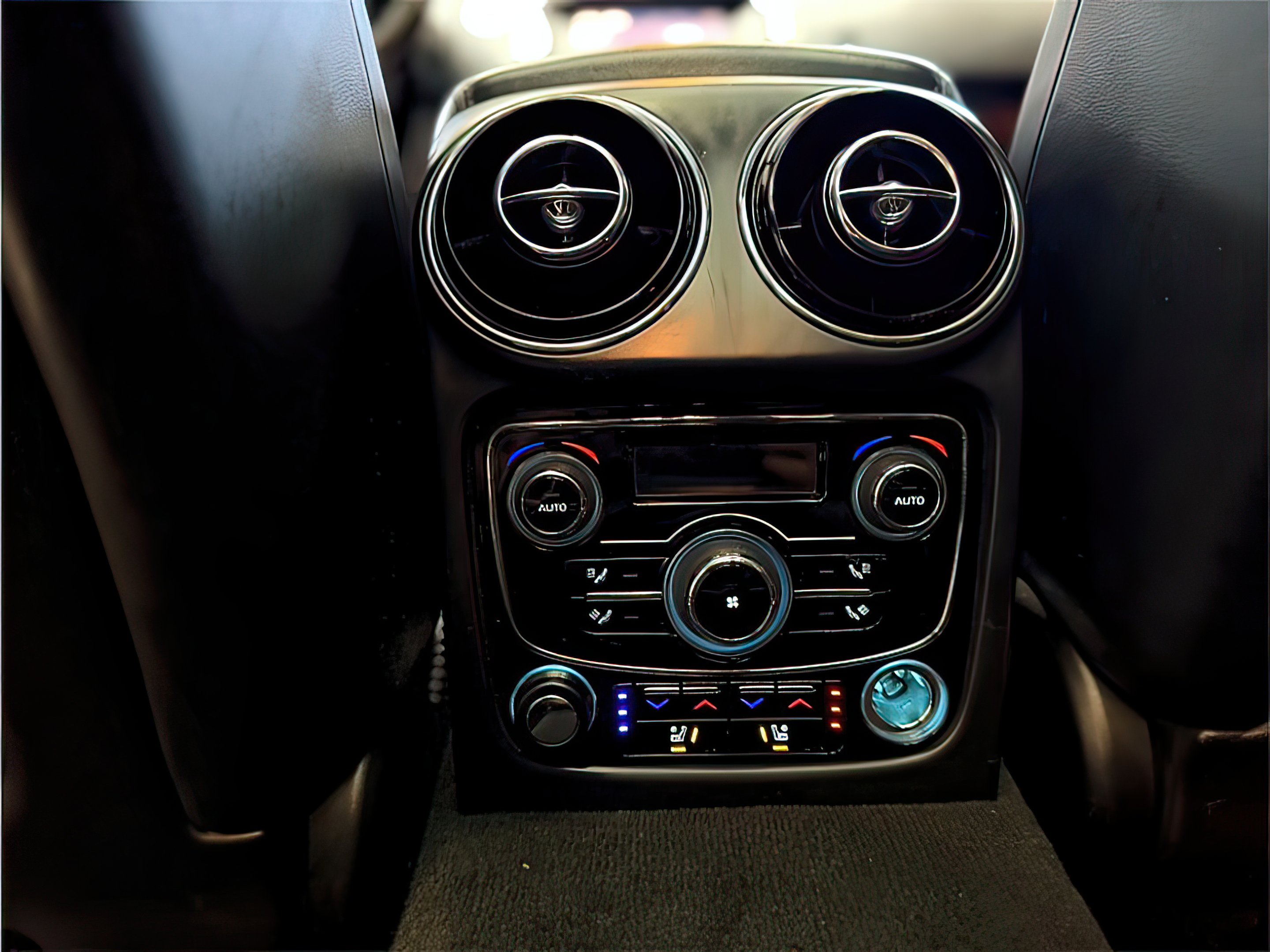 2012 Jaguar XJ Supercharged - Photo 46