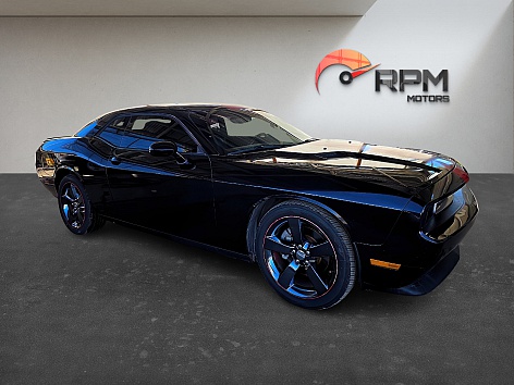 2013 Dodge Challenger SXT's photo