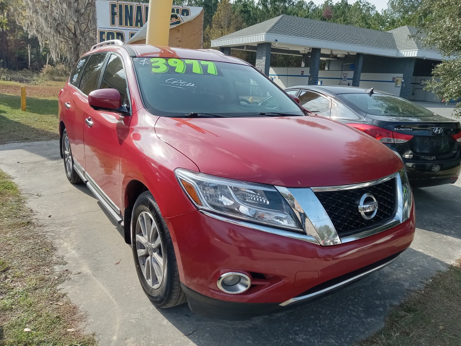 2016 Nissan Pathfinder SL's photo