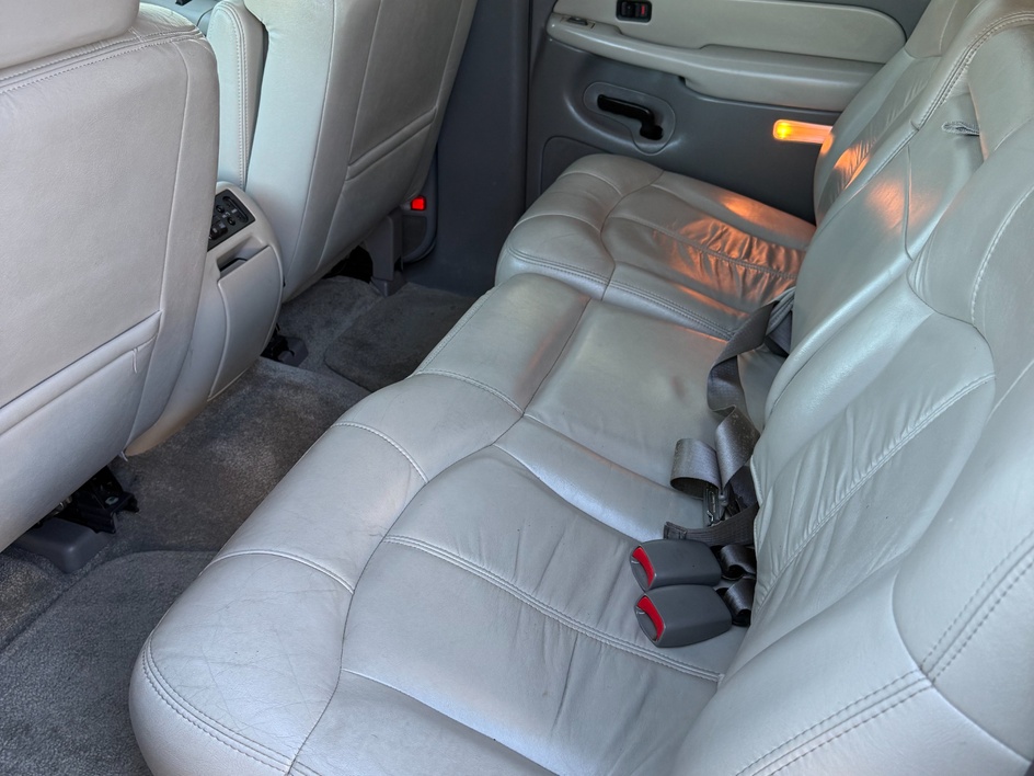 2000 Chevrolet Suburban Base - Photo 11