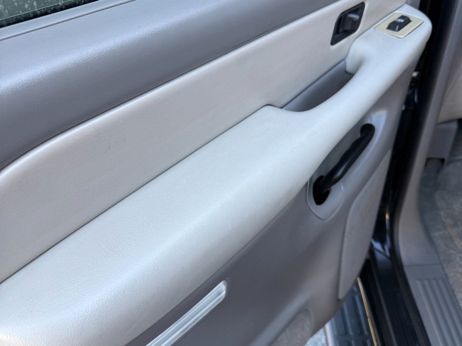 2000 Chevrolet Suburban Base - Photo 12