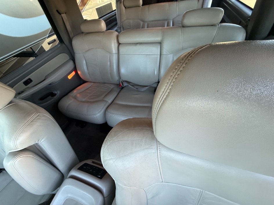 2000 Chevrolet Suburban Base - Photo 17
