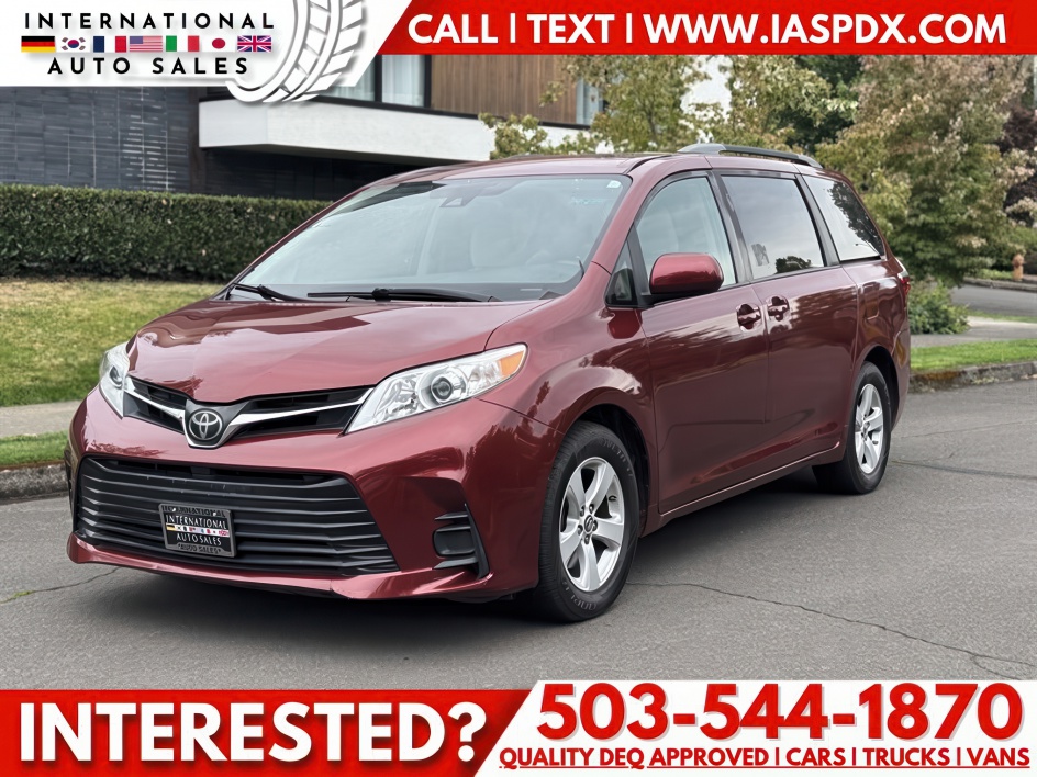 2020 Toyota Sienna LE V6 7-Passenger Access Seat FWD's photo