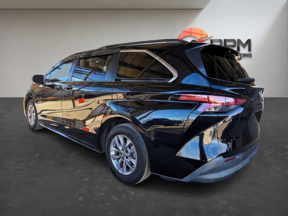 2021 Toyota Sienna LE