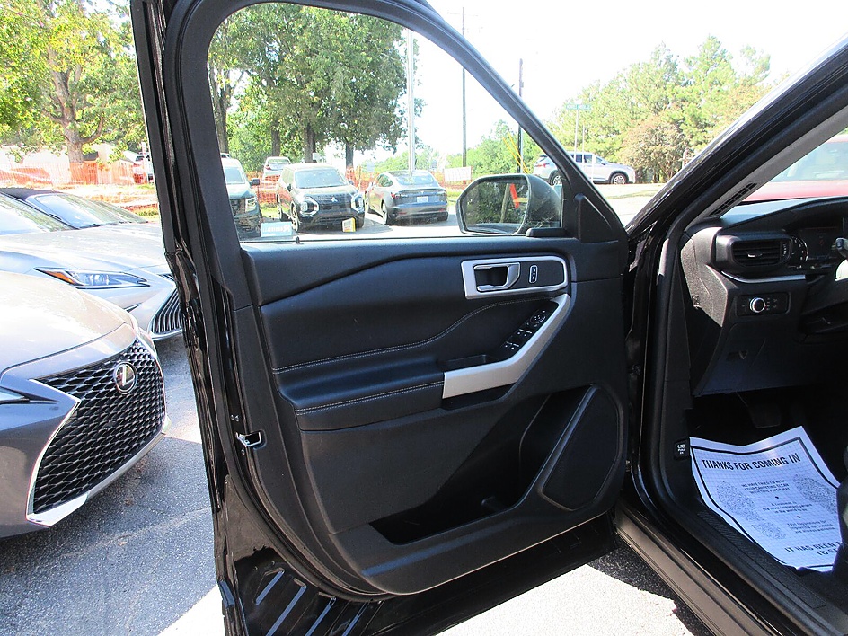Ford Explorer photo 10