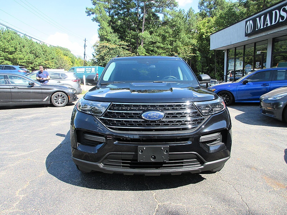 Ford Explorer photo 2