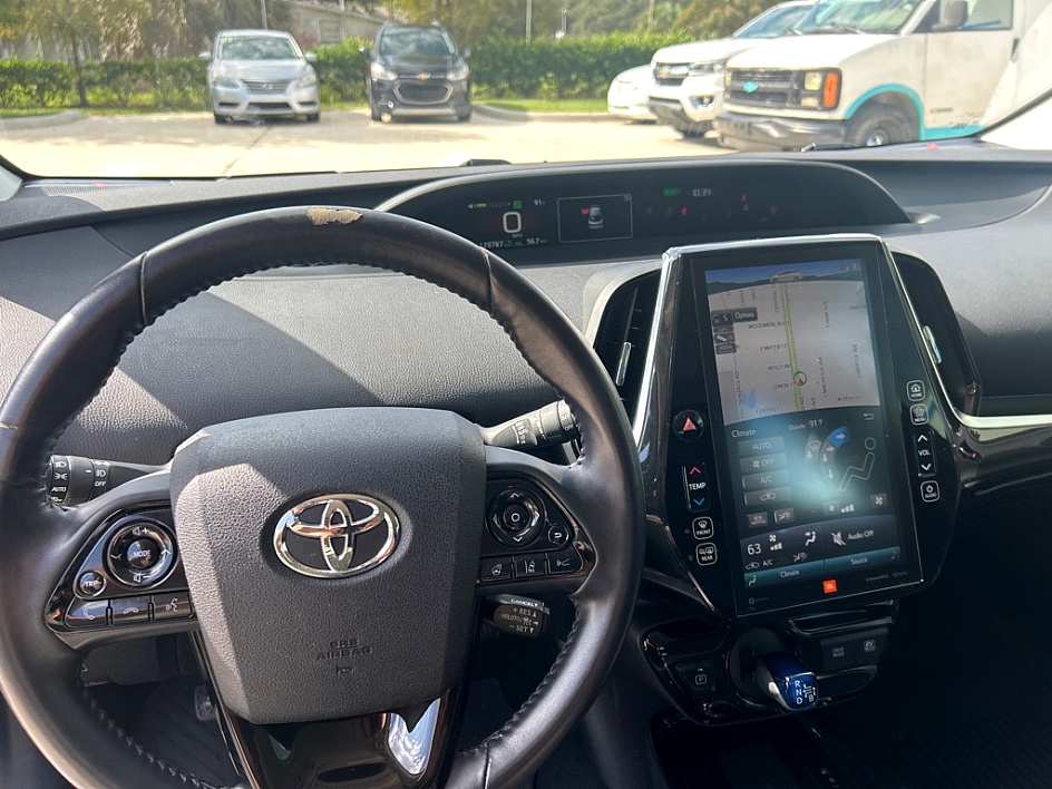 2022 Toyota Prius Limited - Photo 8