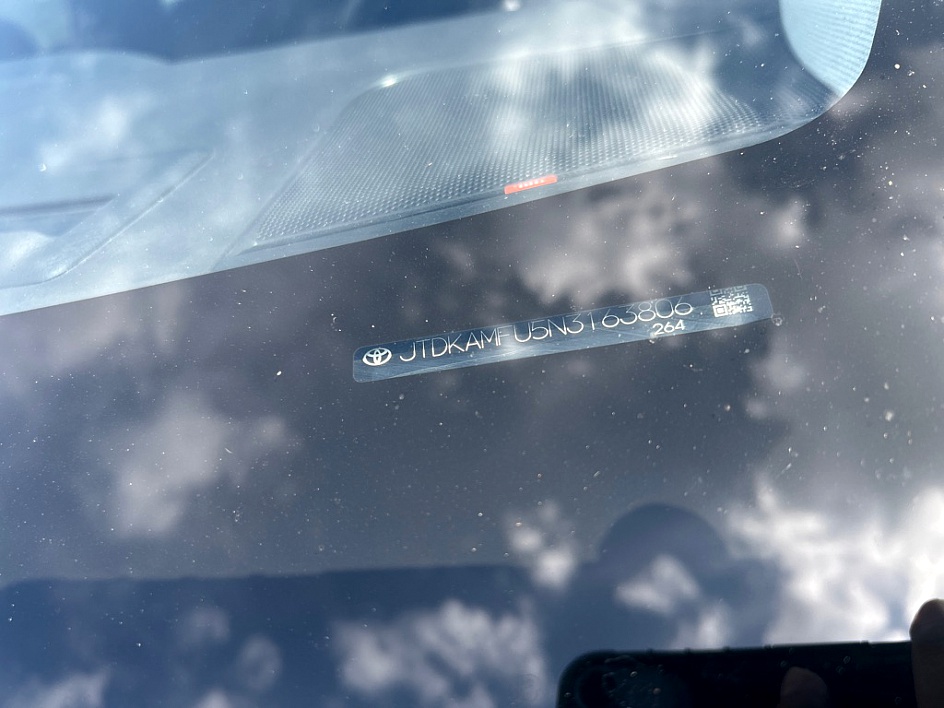 2022 Toyota Prius Limited - Photo 23