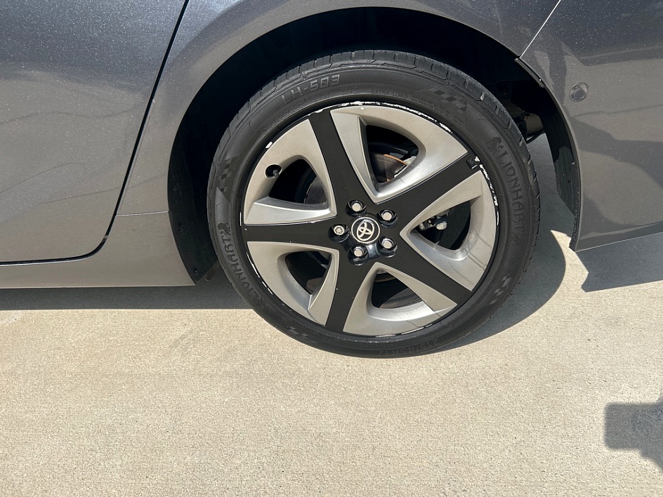 2022 Toyota Prius Limited - Photo 20