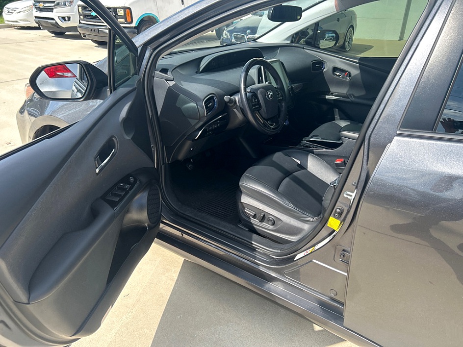 2022 Toyota Prius Limited - Photo 6