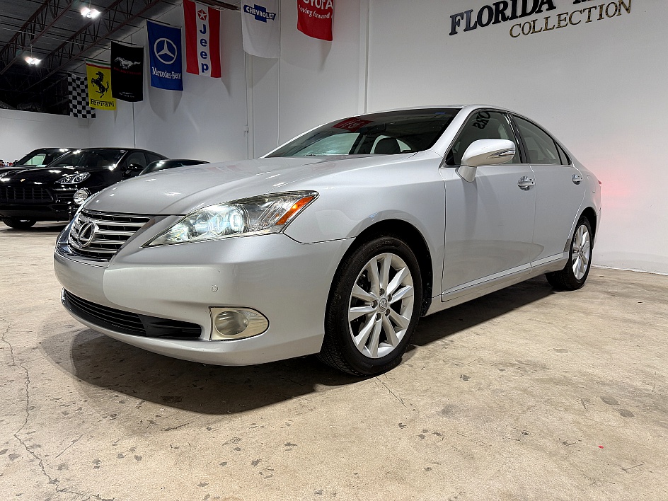 2011 Lexus ES 350's photo