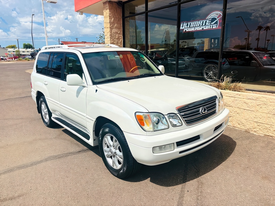 2005 Lexus LX 470 photo 3