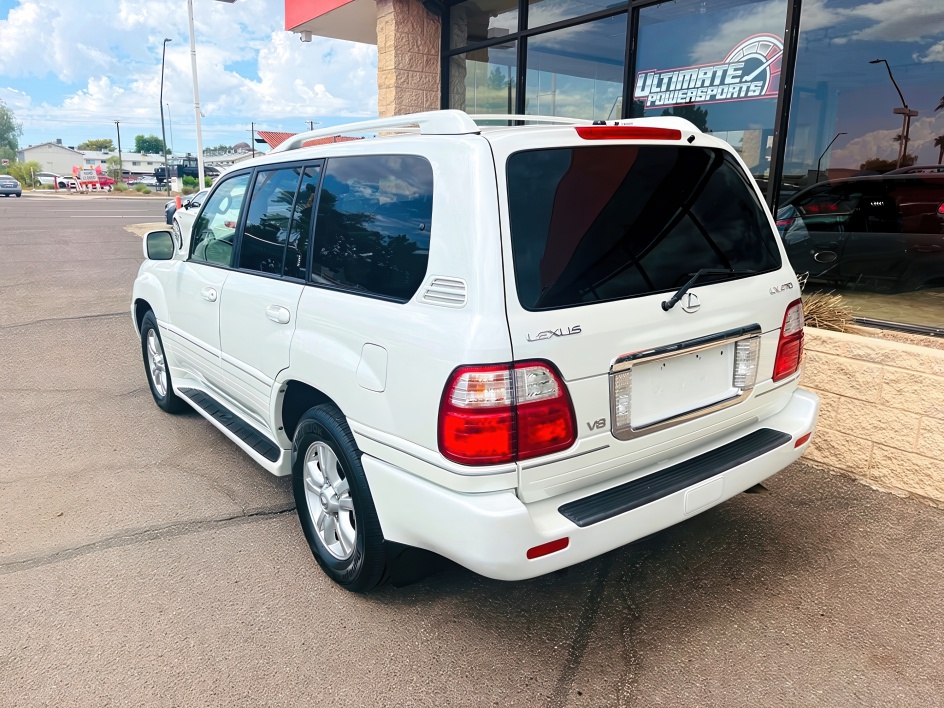 2005 Lexus LX 470 photo 9