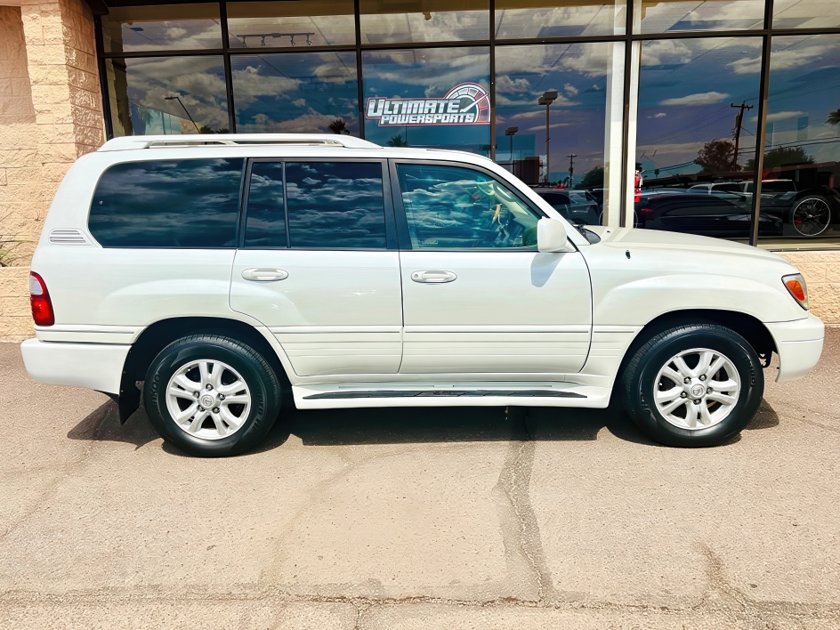 2005 Lexus LX 470 photo 4
