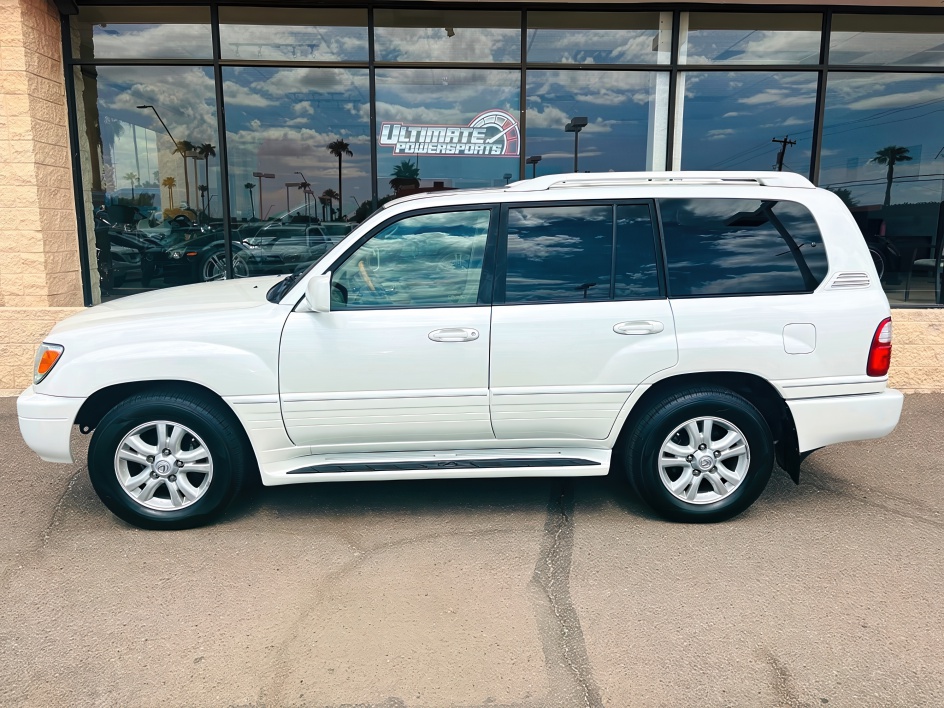 2005 Lexus LX 470 photo 6