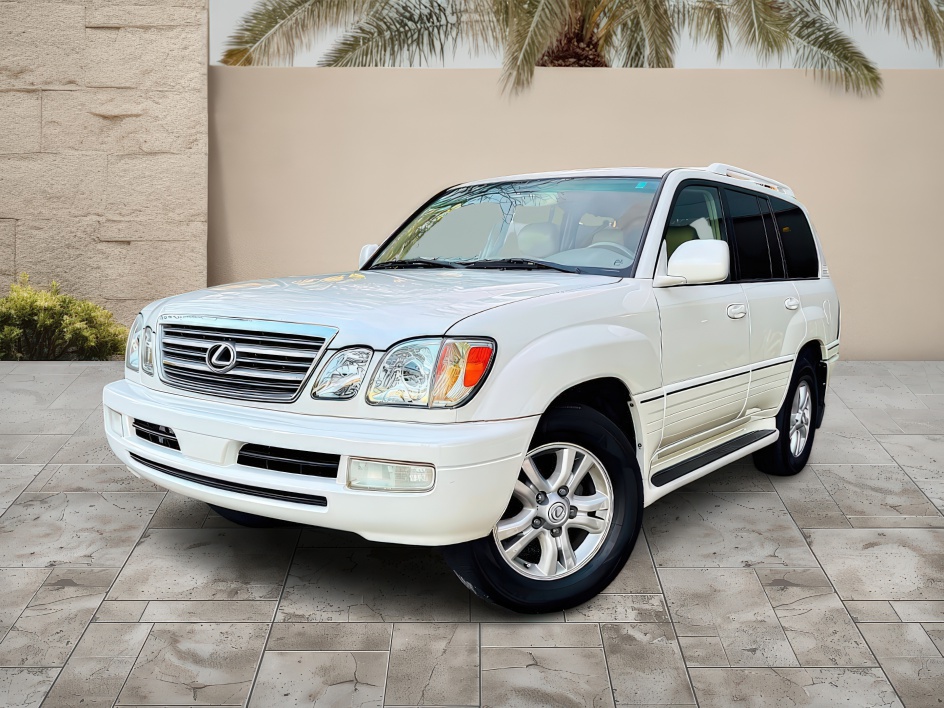 2005 Lexus LX 470 photo 2
