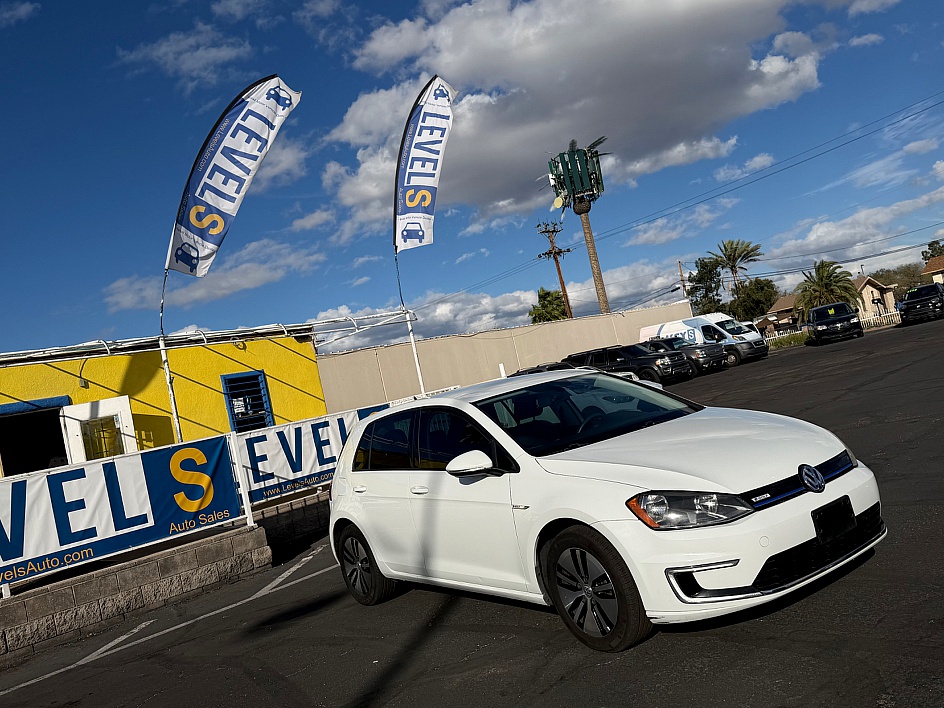 2016 Volkswagen e-Golf e-Golf SE