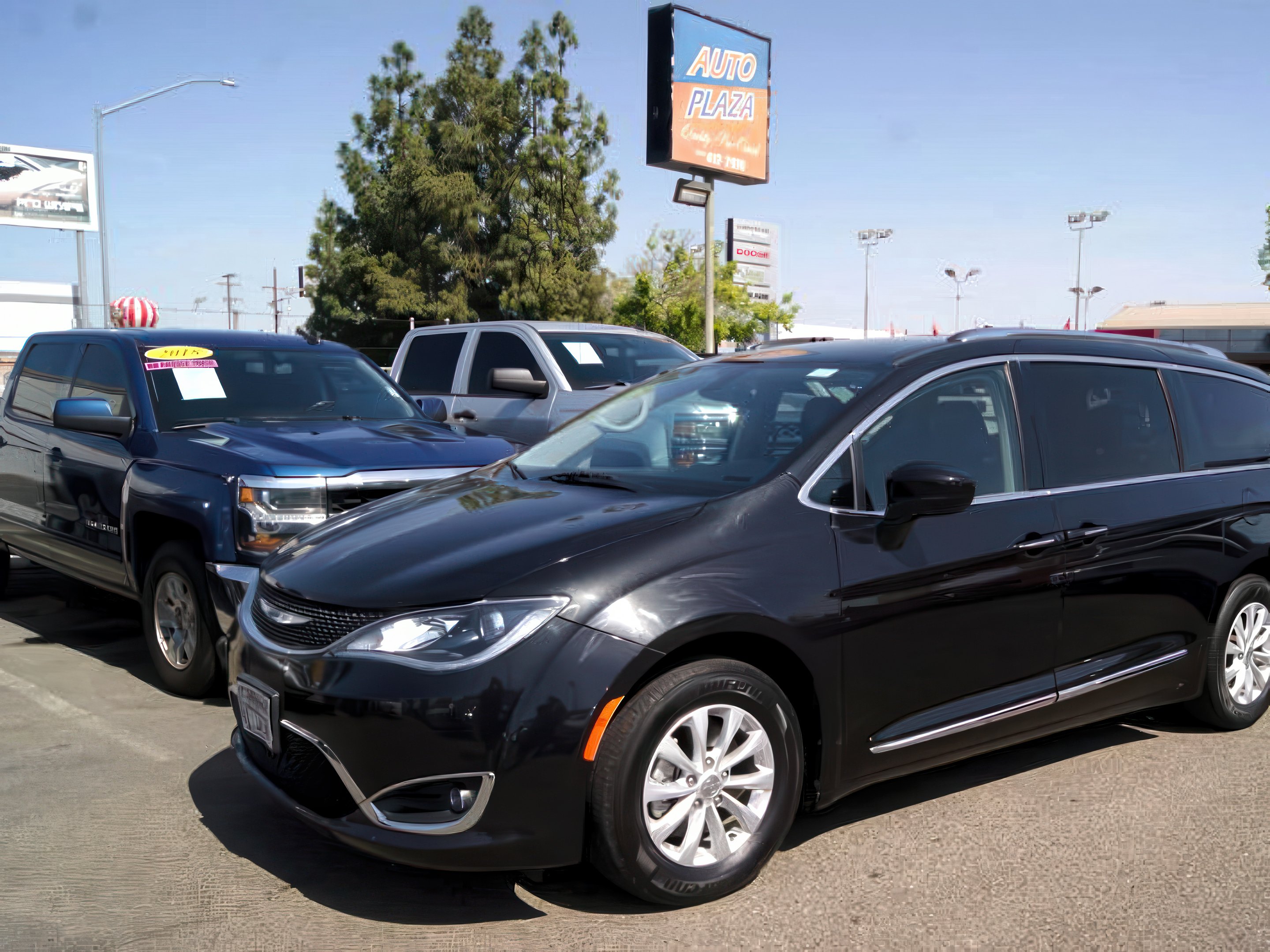 2019 Chrysler Pacifica Touring L's photo