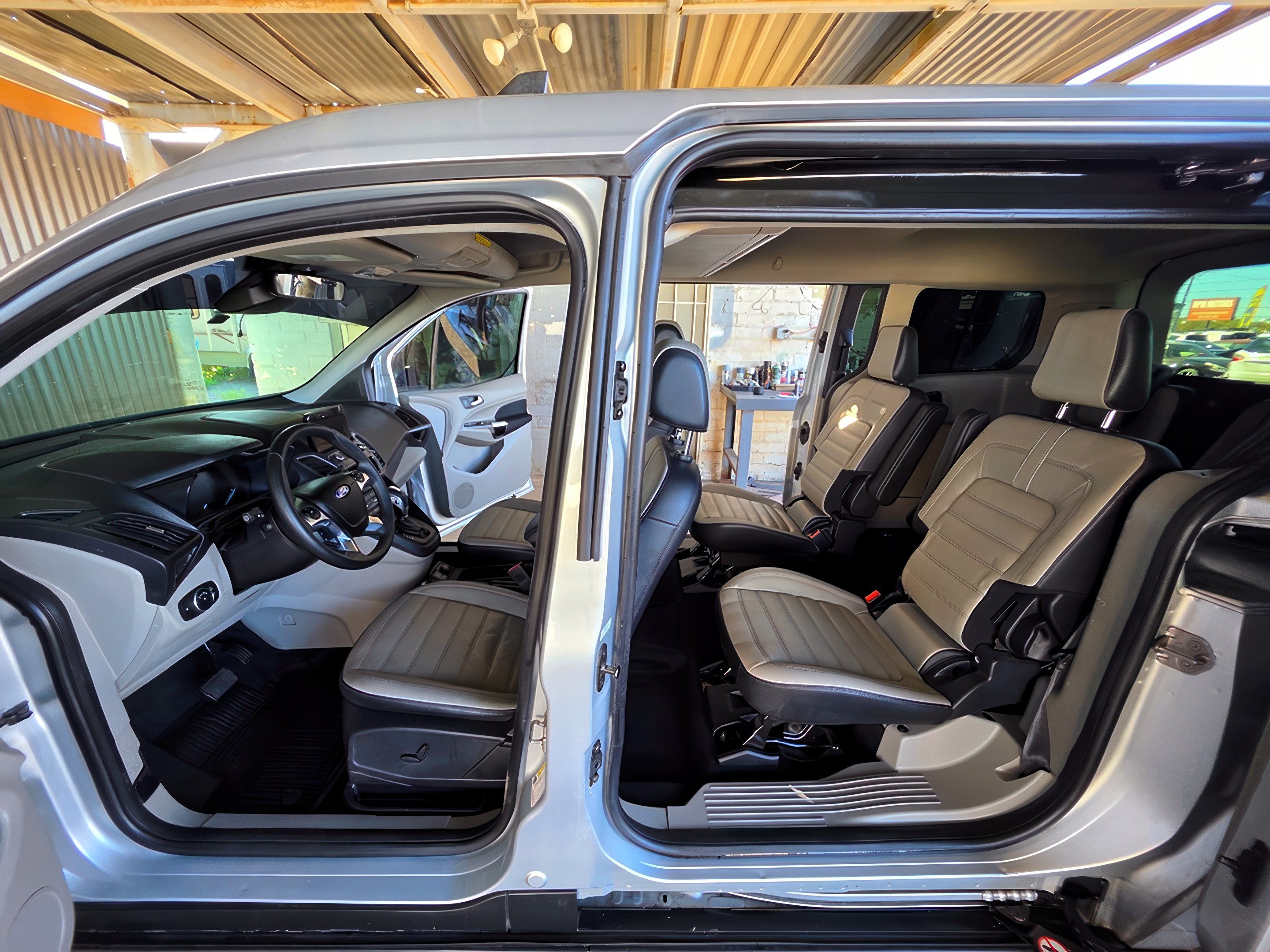 2020 Ford Transit Connect XLT - Photo 11