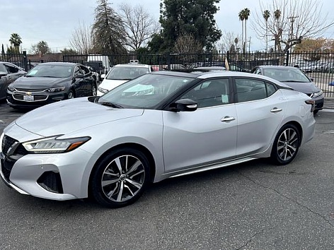 2020 Nissan Maxima SL's photo