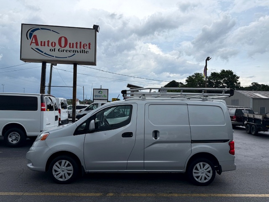 2017 Nissan NV200 SV's photo