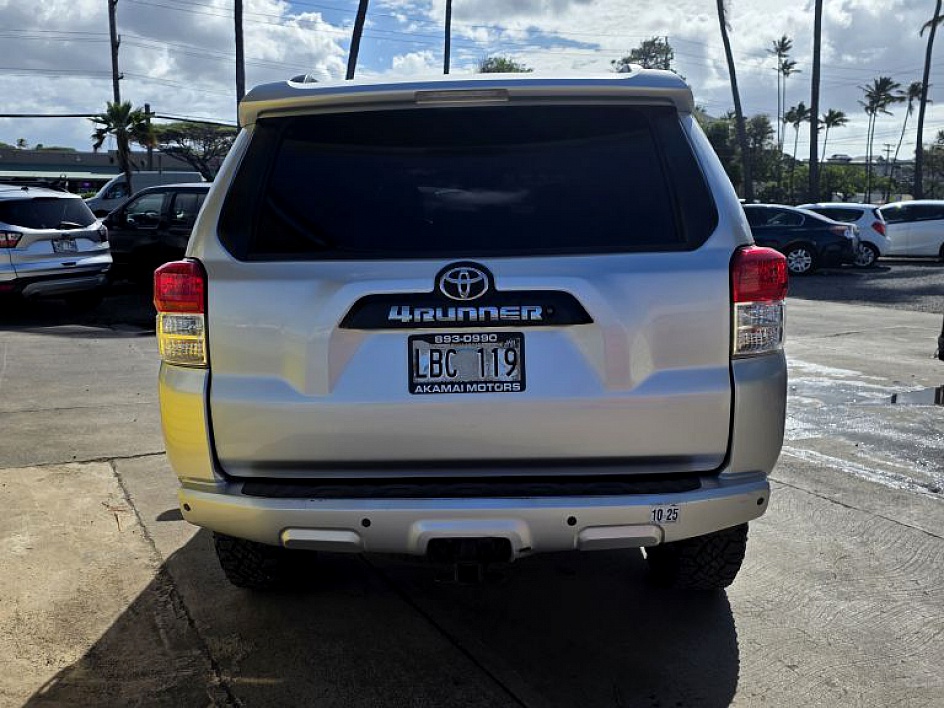 2010 Toyota 4Runner SR5 photo 4