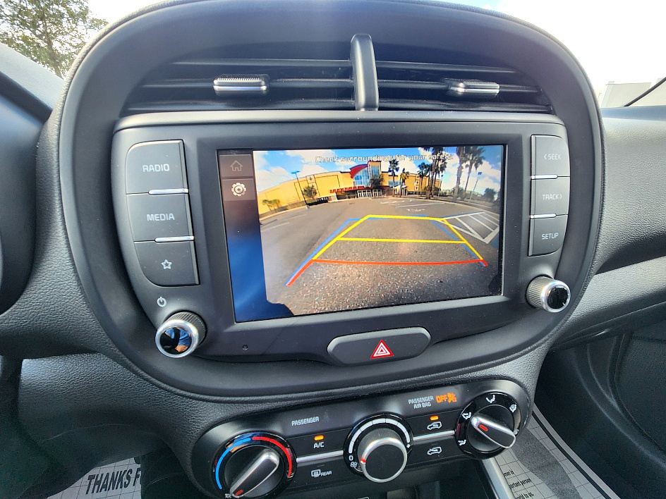 2025 Kia Soul LX - Photo 13