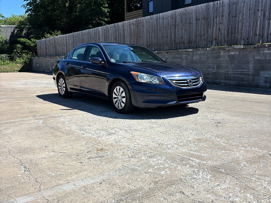 2011 Honda Accord LX Auto's photo