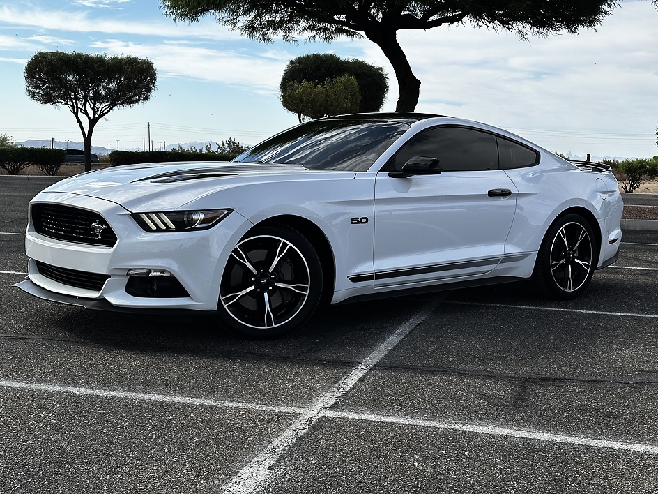 2016 Ford Mustang GT Coupe Premium's photo