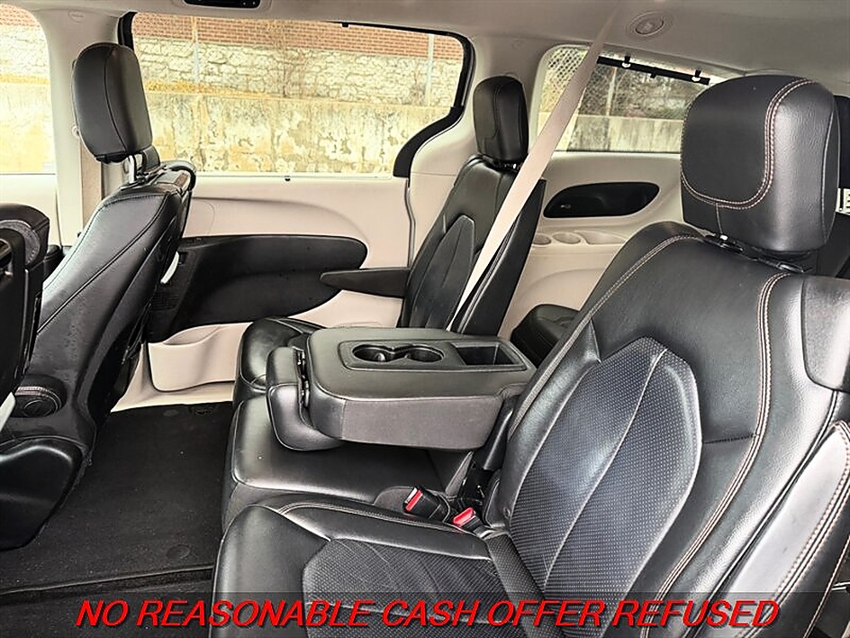 2017 Chrysler Pacifica Touring-L Plus - Photo 11