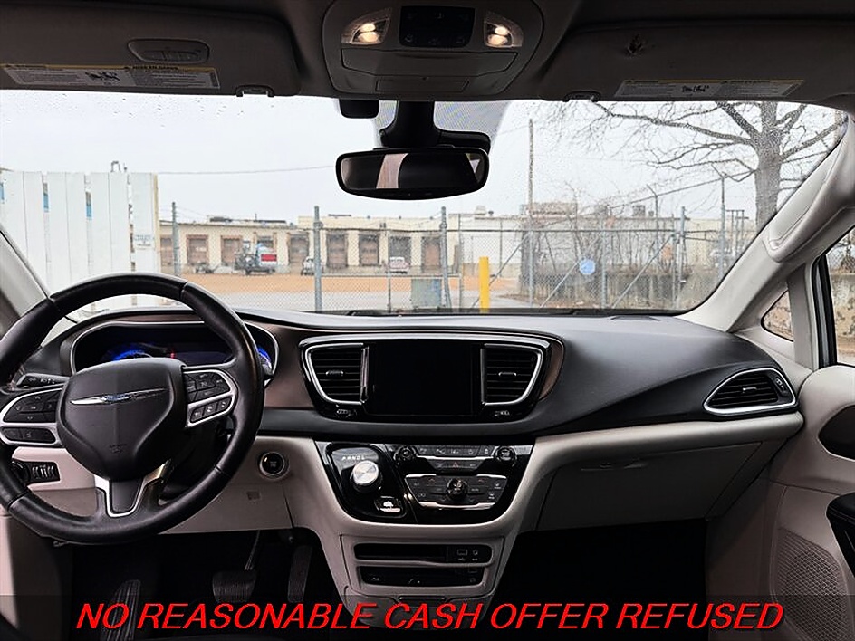 2017 Chrysler Pacifica Touring-L Plus - Photo 13
