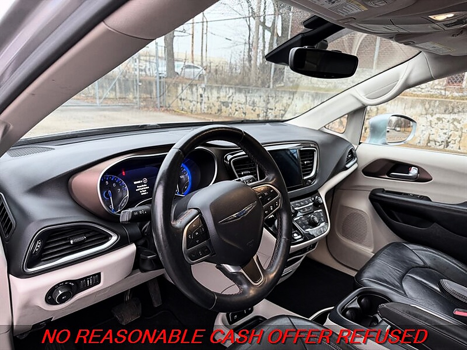 2017 Chrysler Pacifica Touring-L Plus - Photo 9