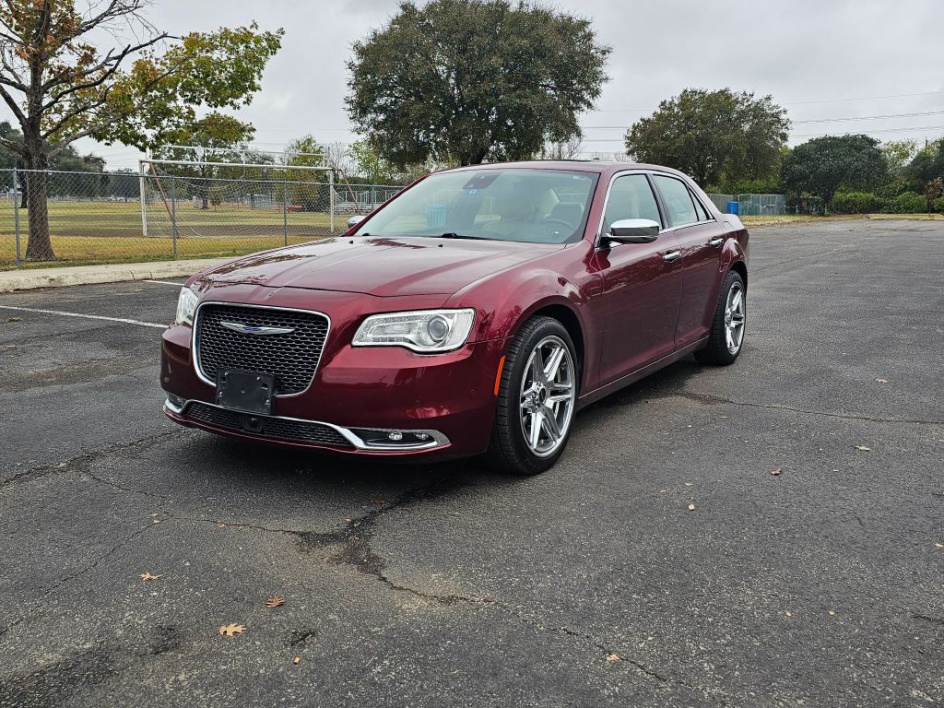 2018 Chrysler 300 Limited's photo