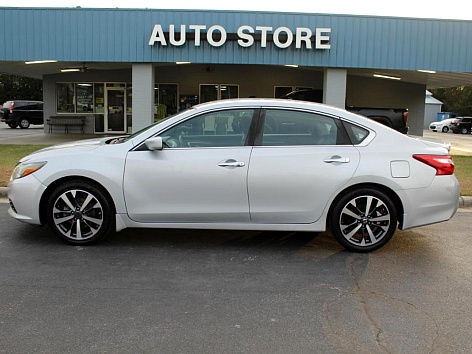 2016 Nissan Altima SR